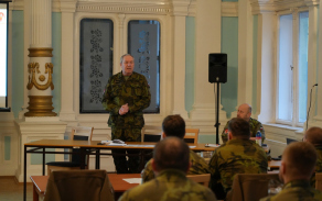 4.	Účastníky přivítal také zástupce velitele 7. mechanizované brigády plukovník Jiří Simmer