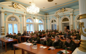 7.	Obě zúčastněné strany čeká během celého roku množství experimentů