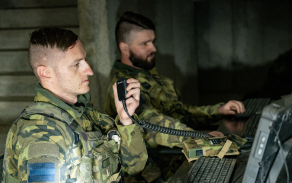 spojeni--sdileni-informaci-a-rychle-rozhodovani-jsou-zakladem-rizeni-jednotky-v-prubehu-operace--foto-7--mb