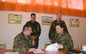 Zleva velitel praporu podplukovník Blecha, jeho zástupce major Tesař, velitel brigády plukovník David a jeho zástupce plukovník Mikula