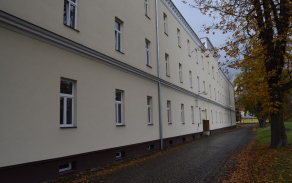 Opravené budovy v kasárnách